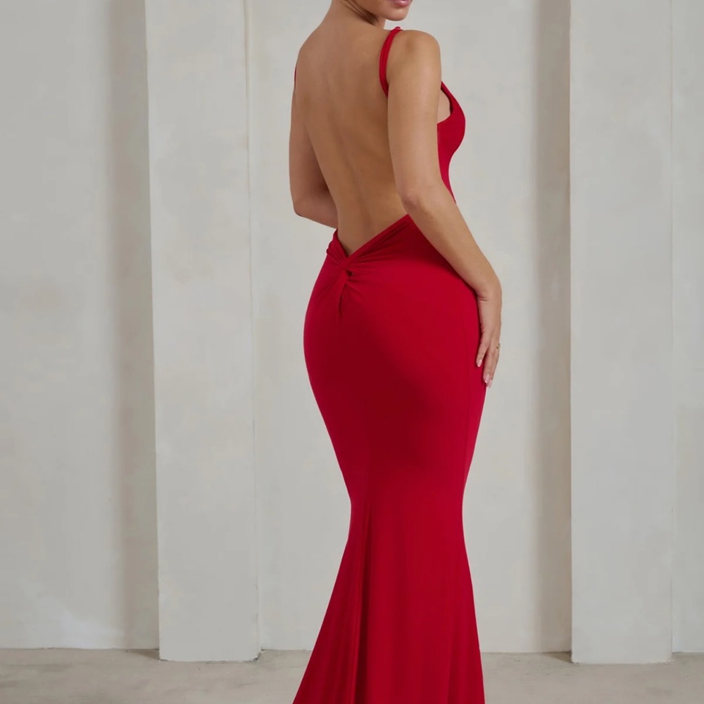 ENDLESS LOVE 
RED BACKLESS KNOT DETAIL FISHTAIL MAXI DRESS